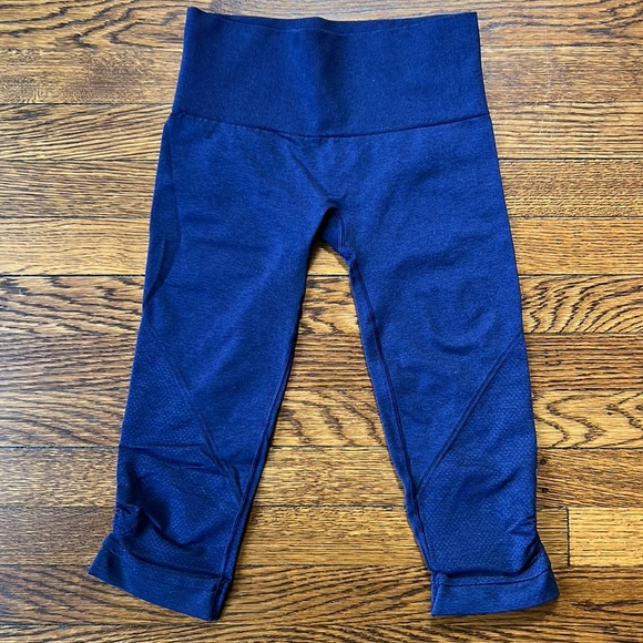 Lululemon In The Flow Crop ll Size 4 - Picture 3 of 16